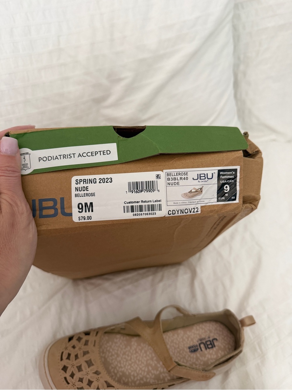 Brand New JBU Womens Beige/Tan Laser-Cut Mary Jane Sneakers Size 9 - Picture 4 of 4